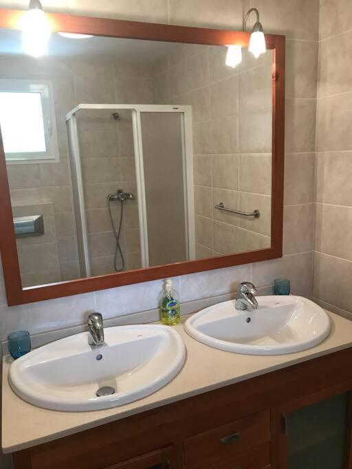 Beach Front Apartment With Stunning Ocean Views! 코스타카르마 외부 사진